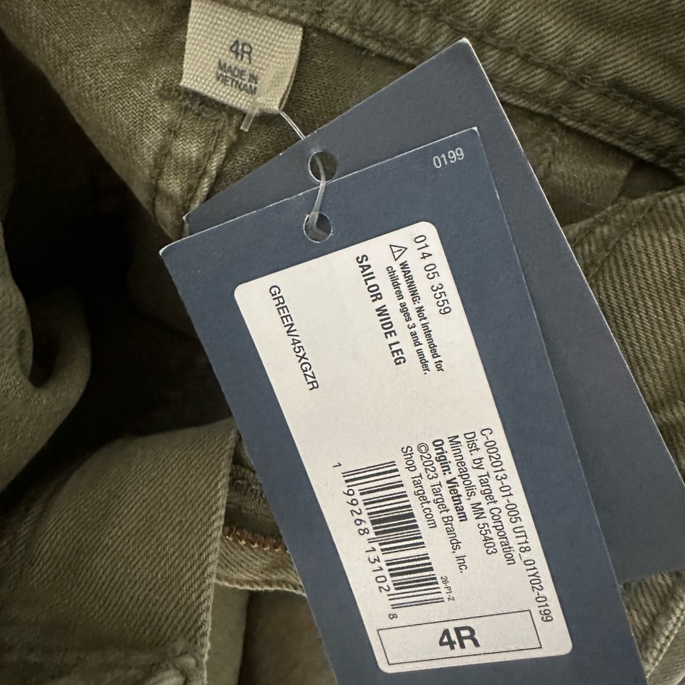 NWT- Wide-Leg Olive Green Pants - Picture 3 of 3